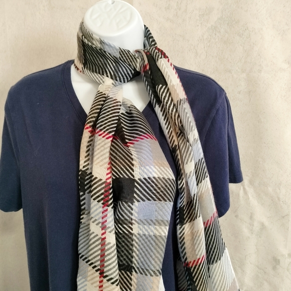 NWT Vera Bradley Scarf Rectangle Oblong Perfectly Plaid Tassel - Picture 4 of 9